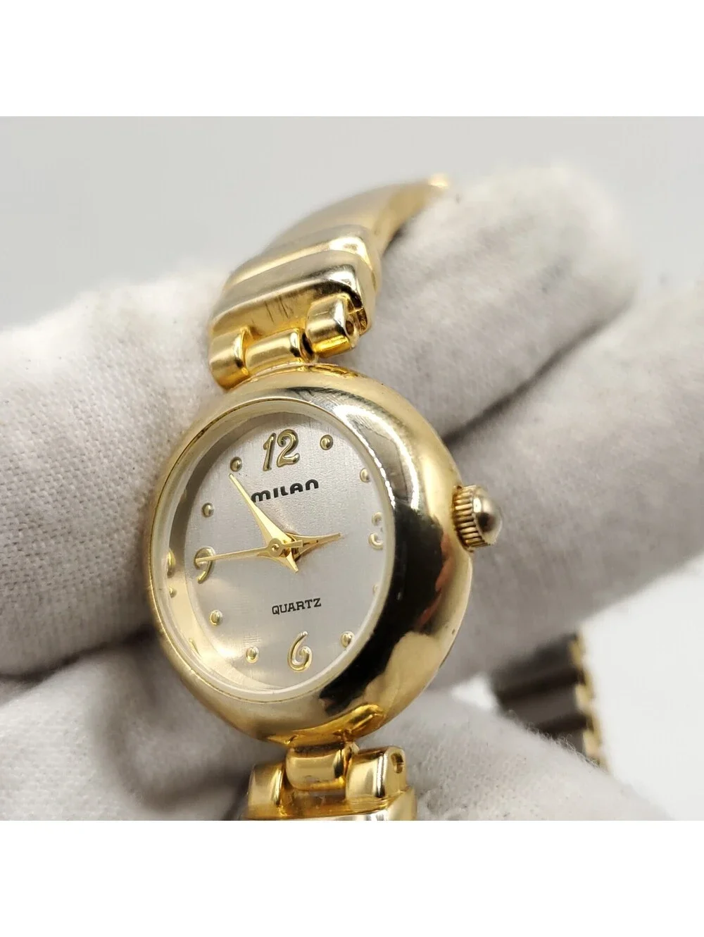 Milan Quartz Womens Watch 22mm Gold Tone Stretch Band New Battery